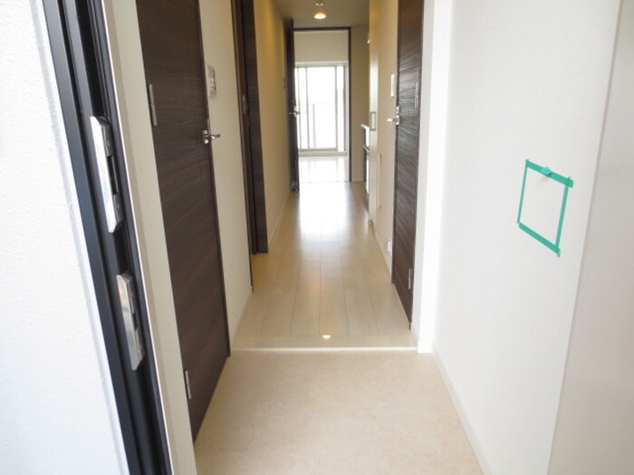物件内観写真7　(玄関)