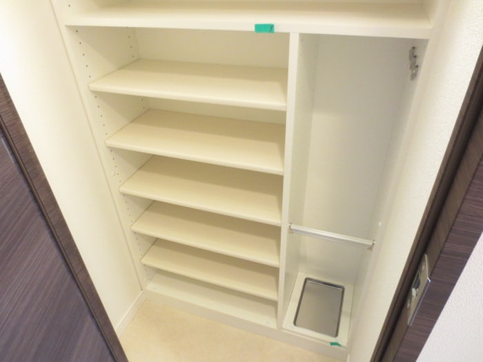 物件内観写真8　(靴箱)