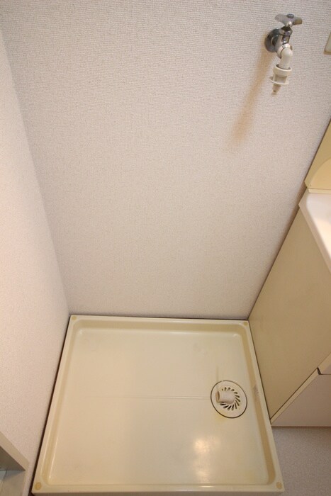 物件内観写真14　(洗濯機置場)