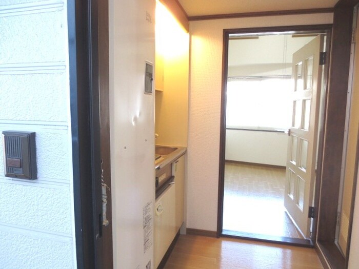 物件内観写真10　(玄関)