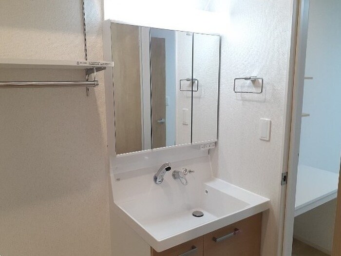 物件内観写真8　(洗面)