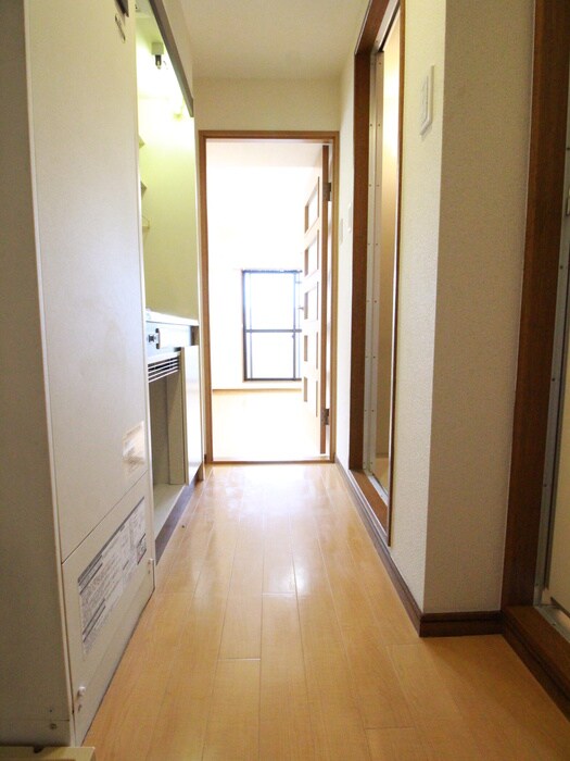 物件内観写真19　(廊下)