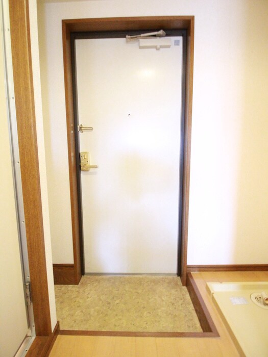 物件内観写真20　(玄関)