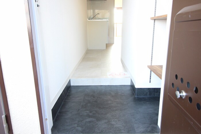 物件内観写真7　(玄関)