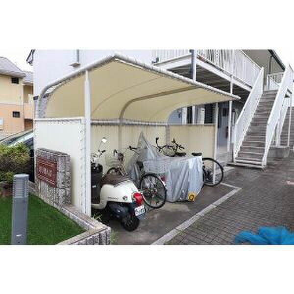物件外観写真3　(駐輪場)