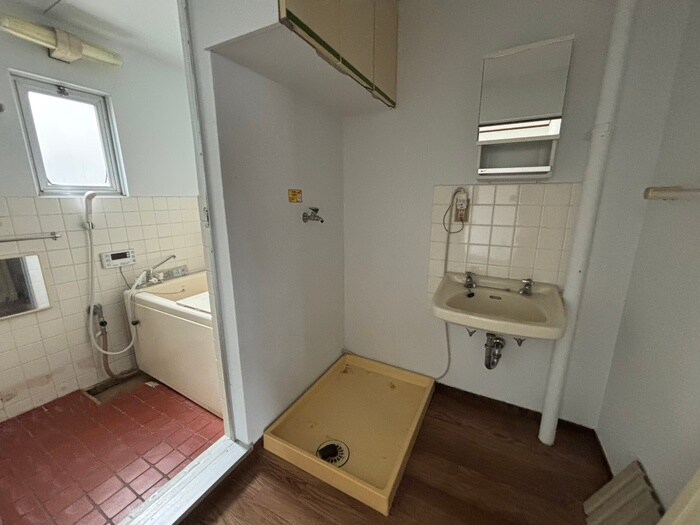 物件内観写真14　(洗濯機置場)