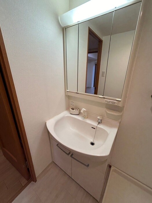 物件内観写真13　(洗面)