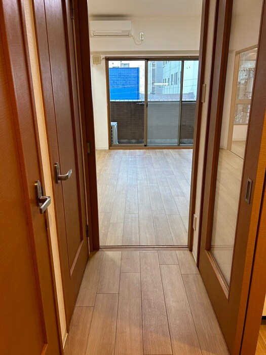 物件内観写真17　(廊下)