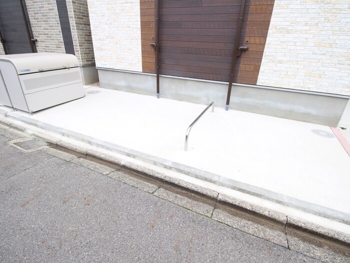 物件外観写真3　(駐輪場)