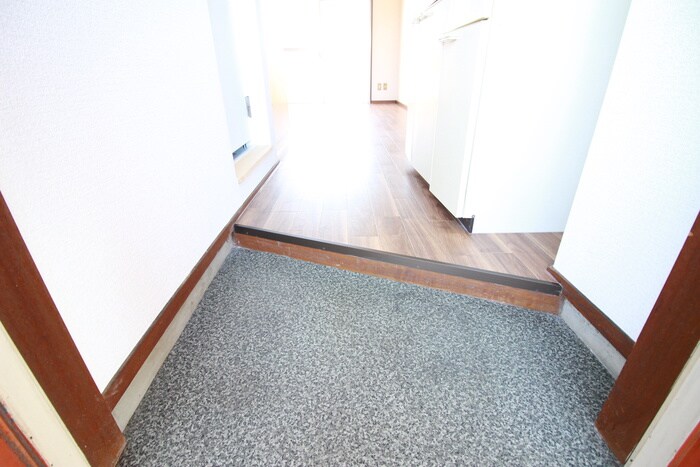 物件内観写真3　(玄関)