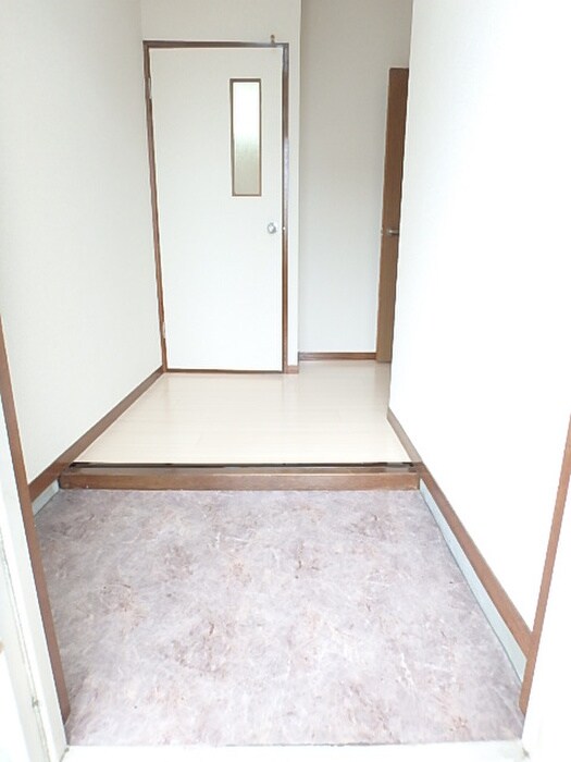 物件内観写真15　(玄関)
