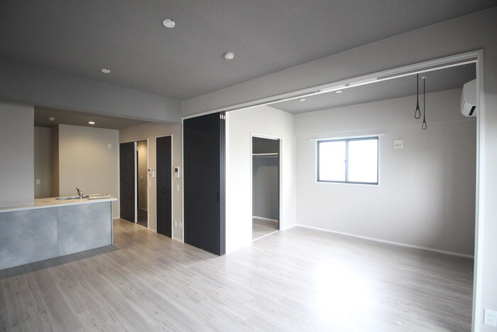 物件内観写真8　(居室)