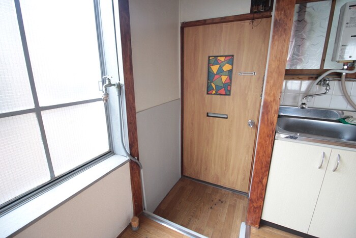 物件内観写真11　(玄関)