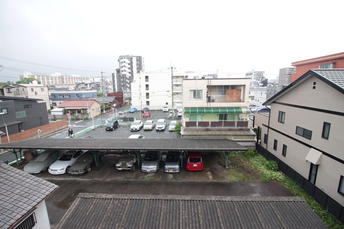 物件内観写真16　(室内からの展望)