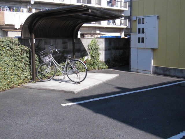 物件外観写真3　(駐輪場)