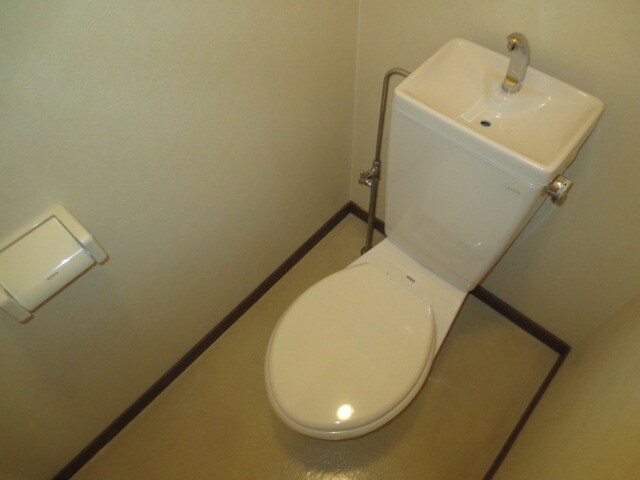 物件内観写真8　(トイレ)