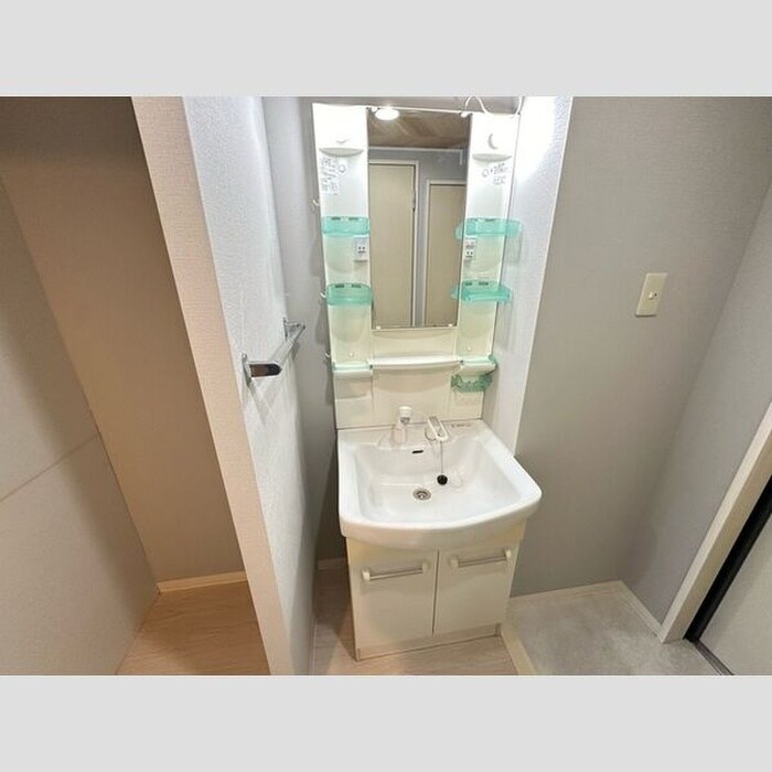 物件内観写真8　(洗面)