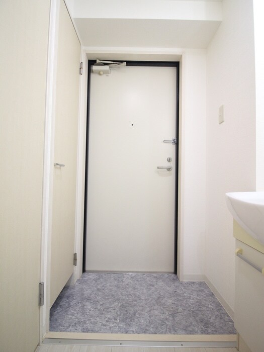 物件内観写真13　(玄関)