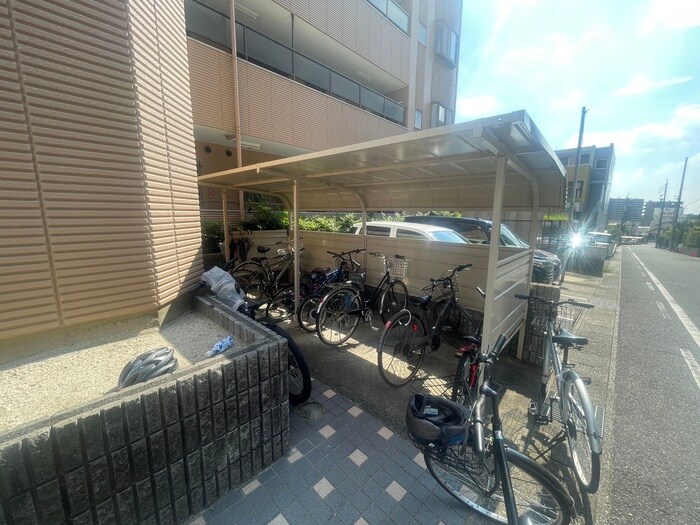 物件外観写真3　(駐輪場)