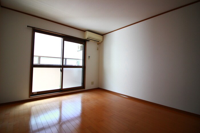 物件内観写真4　(居室)