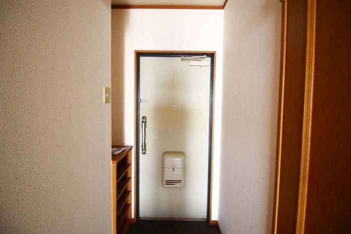 物件内観写真5　(玄関)