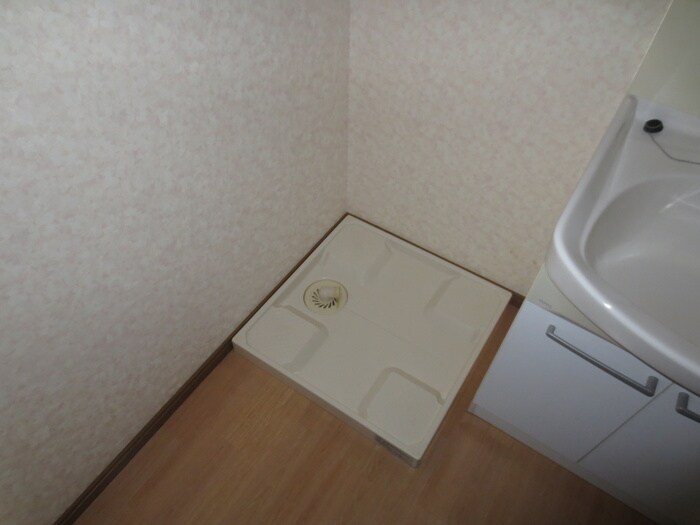 物件内観写真11　(洗濯機置場)