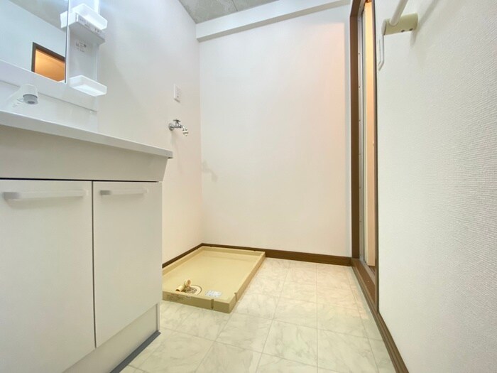 物件内観写真15　(洗濯機置場)