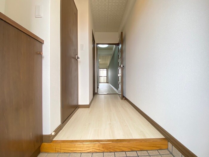 物件内観写真19　(玄関)