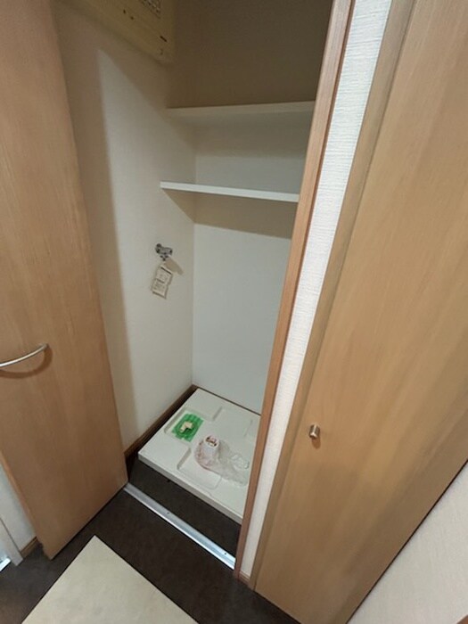 物件内観写真18　(洗濯機置場)