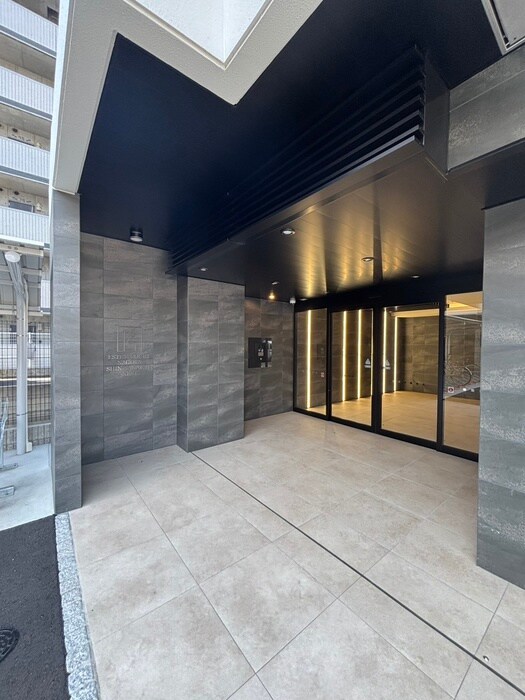 物件外観写真5　(エントランス部分)