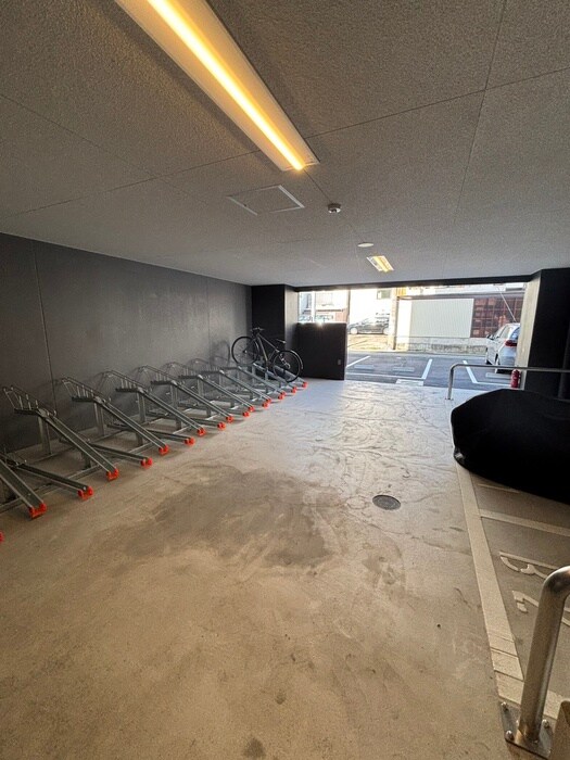 物件外観写真6　(駐輪場)