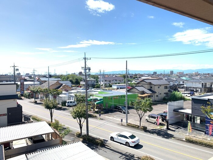 物件内観写真13　(室内からの展望)