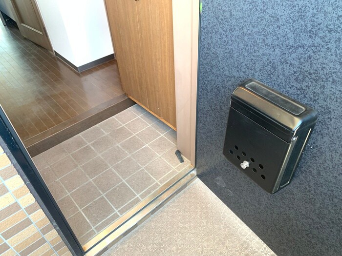 物件内観写真17　(玄関)