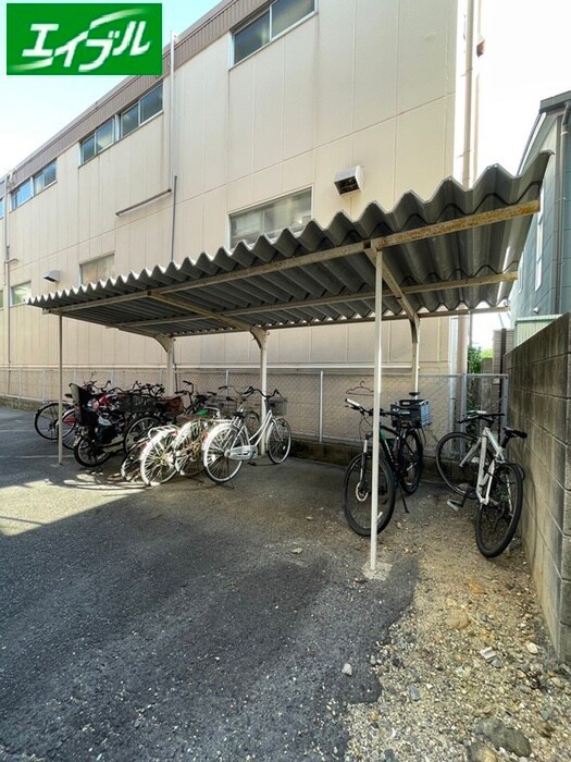物件外観写真6　(駐輪場)