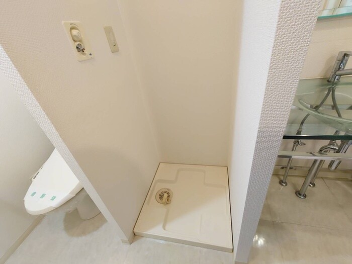 物件内観写真20　(洗濯機置場)