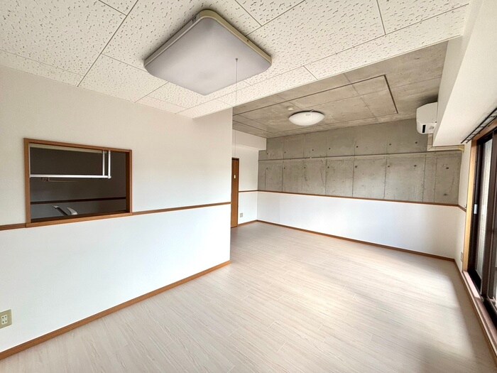 物件内観写真8　(居室)