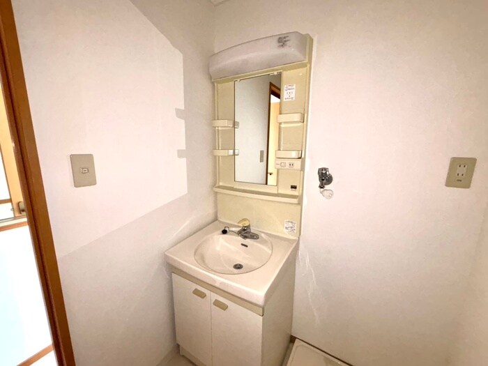 物件内観写真11　(洗面)