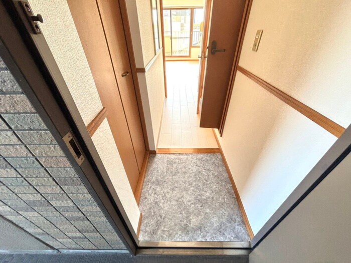 物件内観写真20　(玄関)