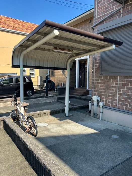 物件外観写真5　(駐輪場)