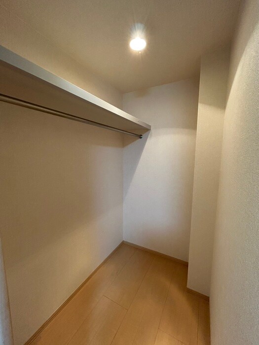 物件内観写真16　(収納)