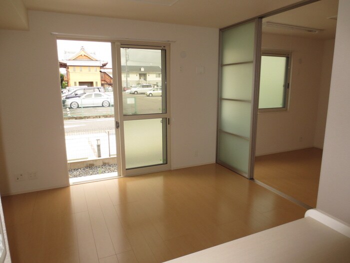 物件内観写真9　(居室)