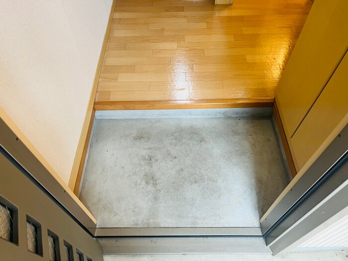 物件内観写真11　(玄関)