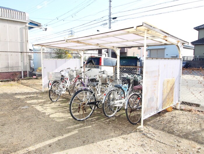 物件外観写真3　(駐輪場)