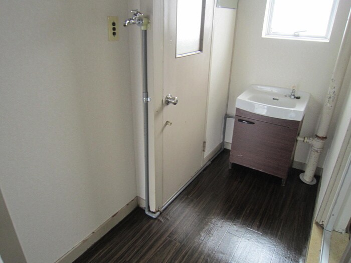 物件内観写真11　(洗濯機置場)