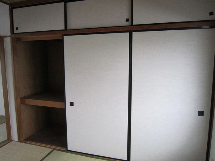 物件内観写真12　(収納)