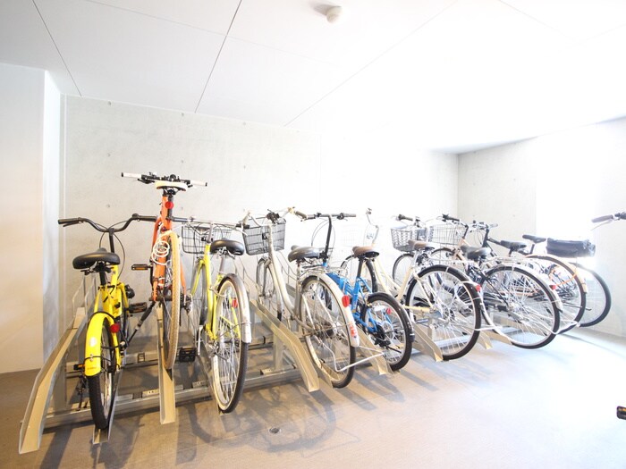 物件外観写真3　(駐輪場)