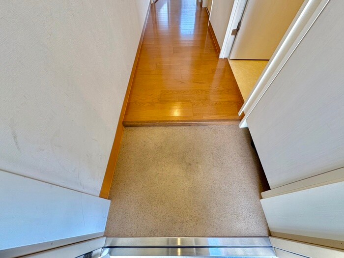 物件内観写真17　(玄関)