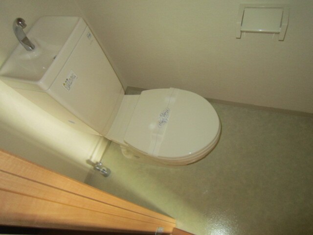 物件内観写真8　(トイレ)