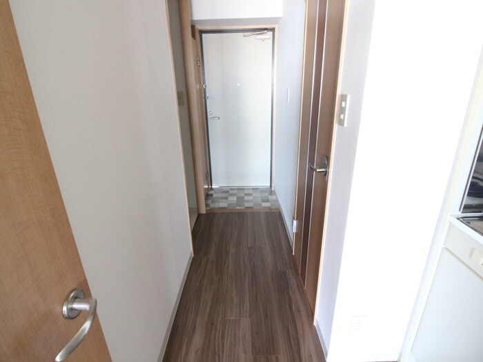 物件内観写真18　(廊下)