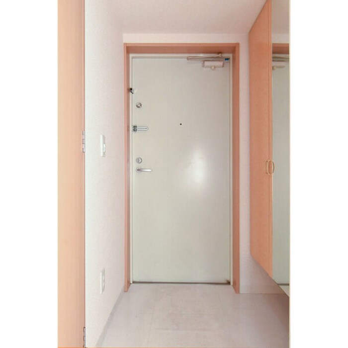 物件内観写真13　(玄関)